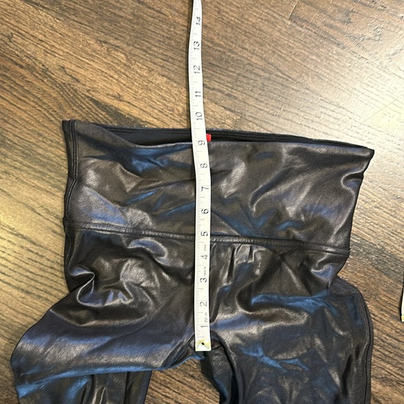 Spanx Black Faux Leather Leggings Medium M VGUC - Picture 3 of 6